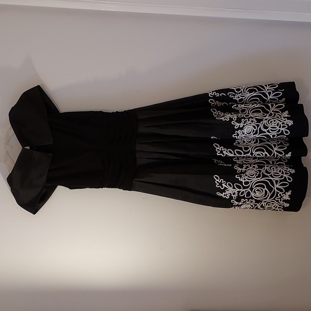 La Nouvelle Renaissance Dress - Picture 6 of 10